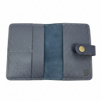 Portapasaporte de cuero azul